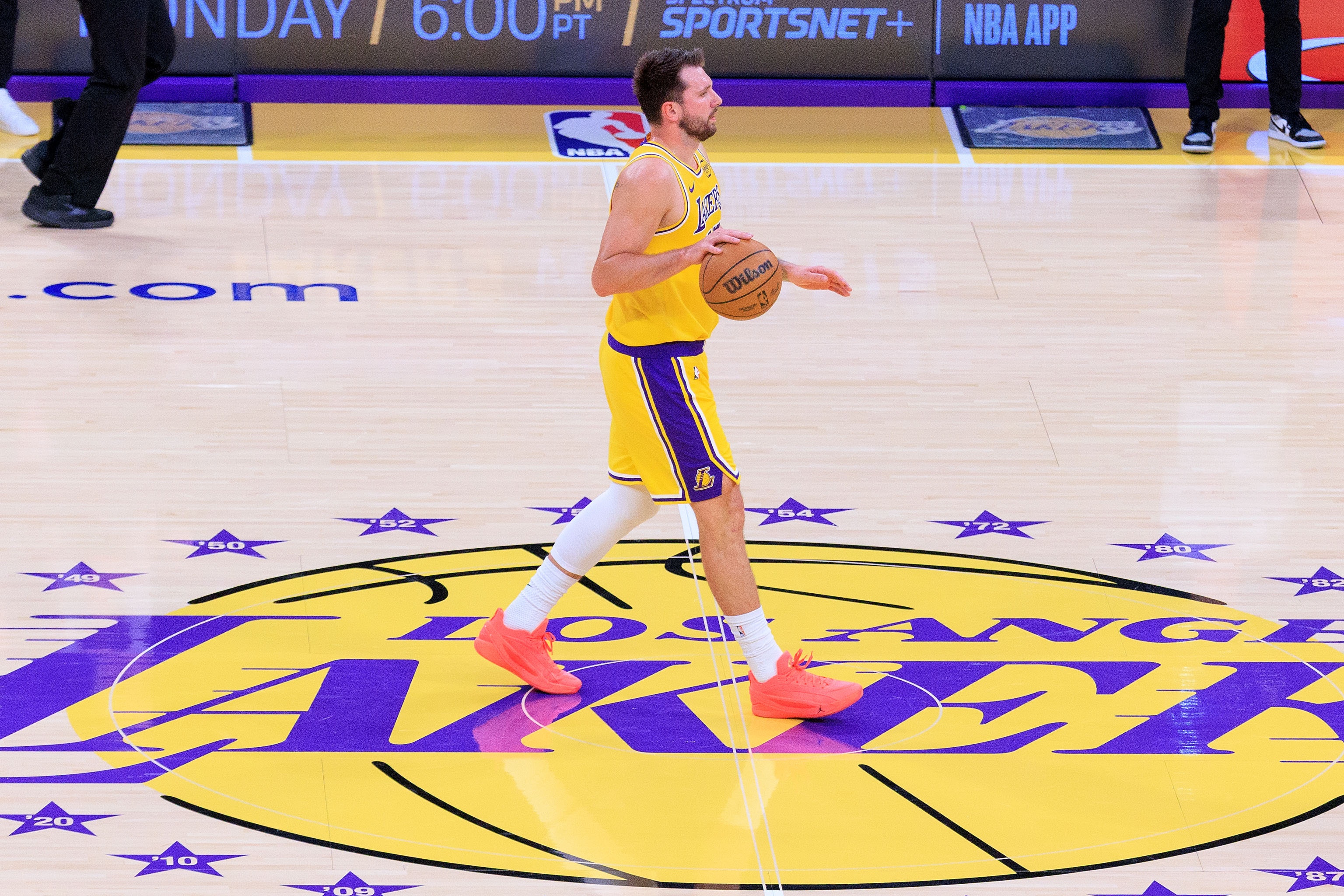 世界杯直播软件安装-东契奇生涯第100场30+10助 历史第4人 仅次于大O&amp;哈登&amp;詹姆斯